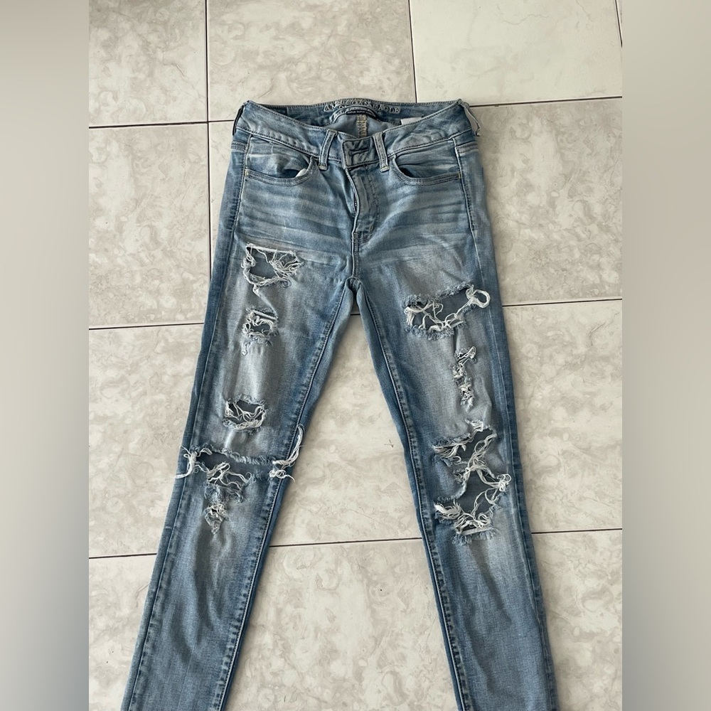 Size small American Eagle skinny jeans